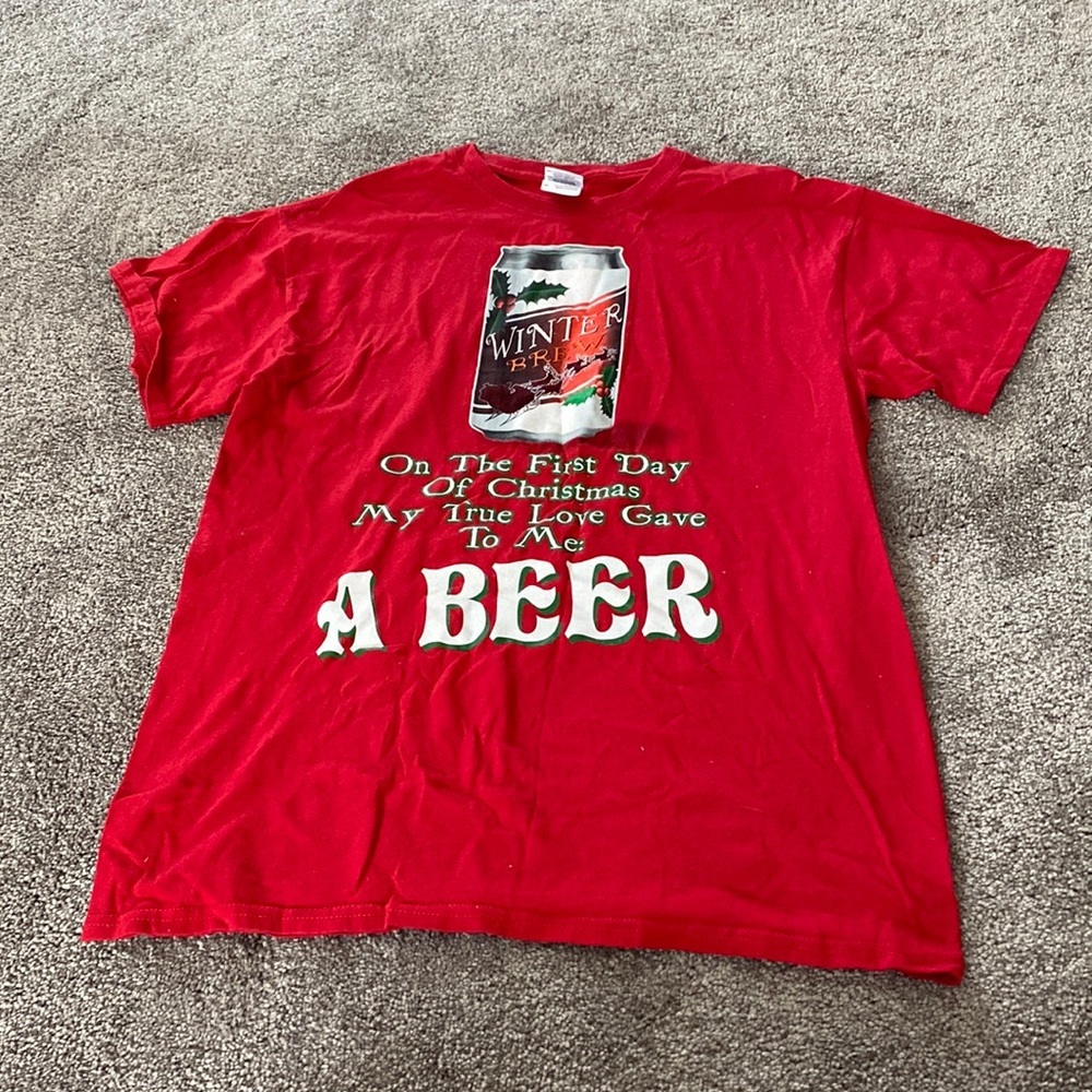 Gildan Funny Christmas Beer T-Shirt SIZE M Red Graphic Holiday Tee